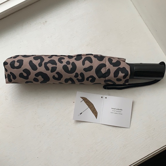 kate spade Accessories - NWT Kate Spade ♠️ umbrella
